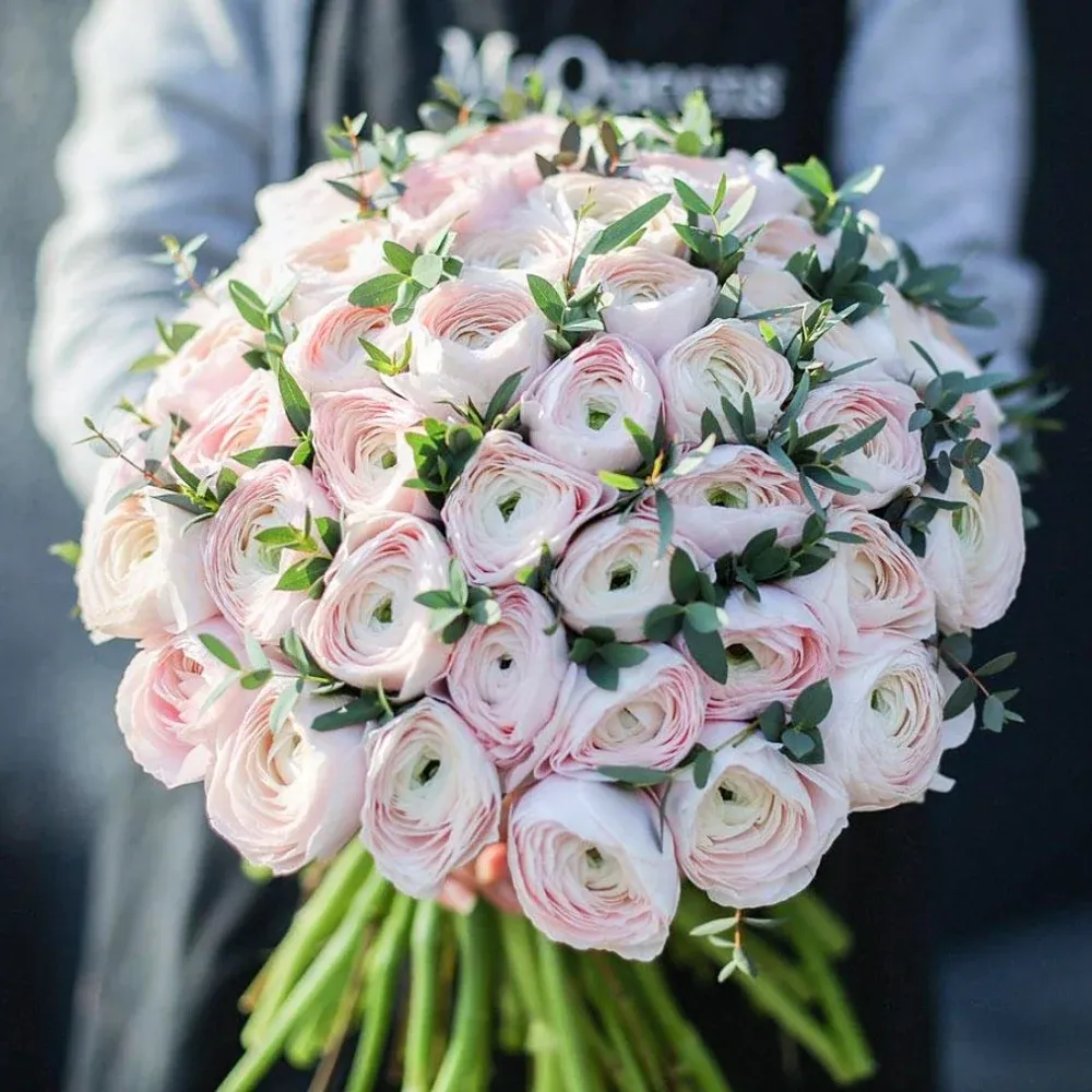 Букеты с ранункулюсом