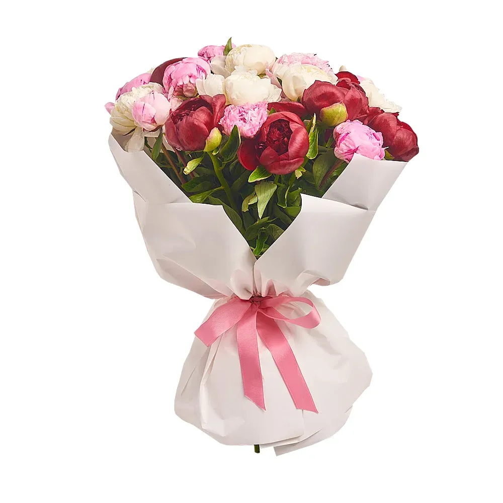 Букет из 25 разноцветных пионов