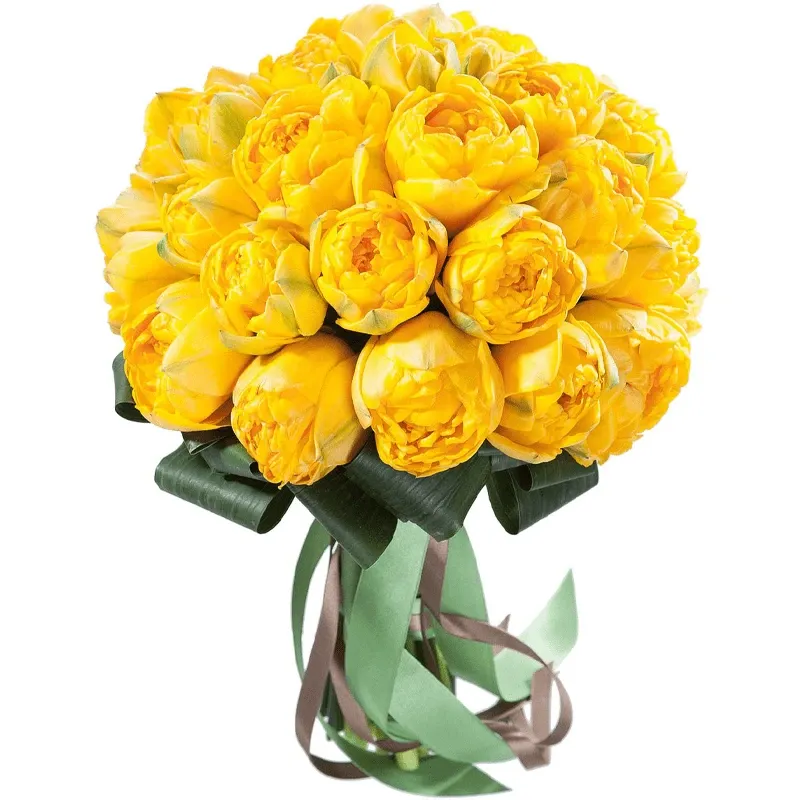 Букет из желтых пионов